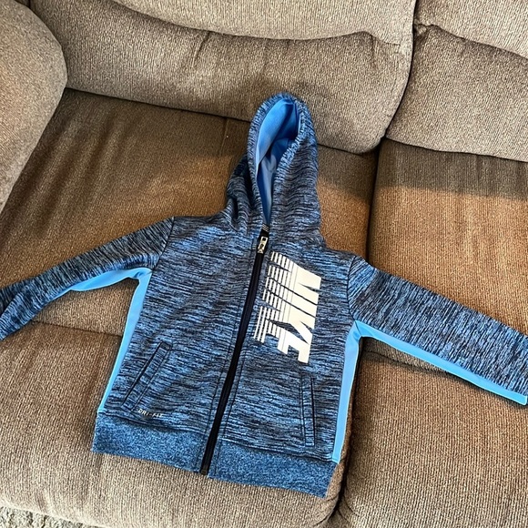 🌷2t Nike zip up hoodie - Picture 1 of 2